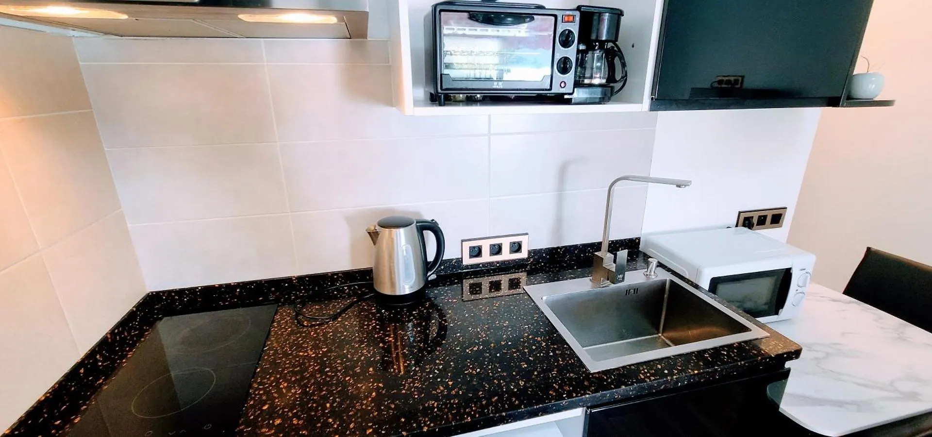 Cocon Marin 4 Studio Proche Mer Parking Wifi Cagnes-sur-Mer 0*,  France
